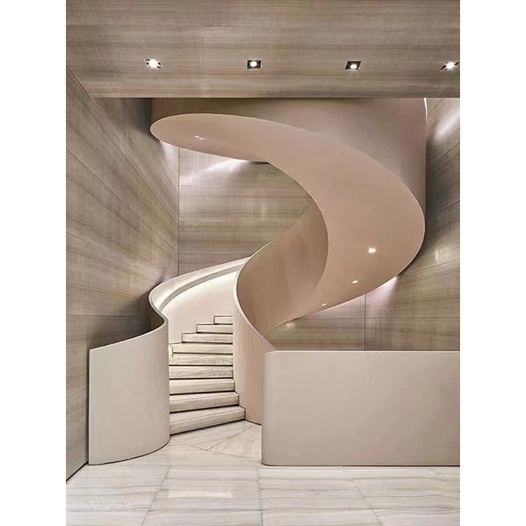 室内楼梯的位置应如何设计？