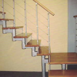 钢木楼梯要注重木质表面的涂装工艺