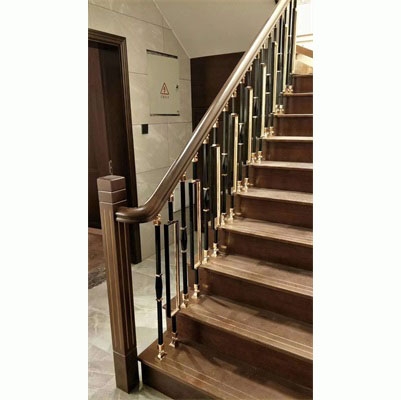 装修楼梯考虑装修楼梯的位置和造型因素