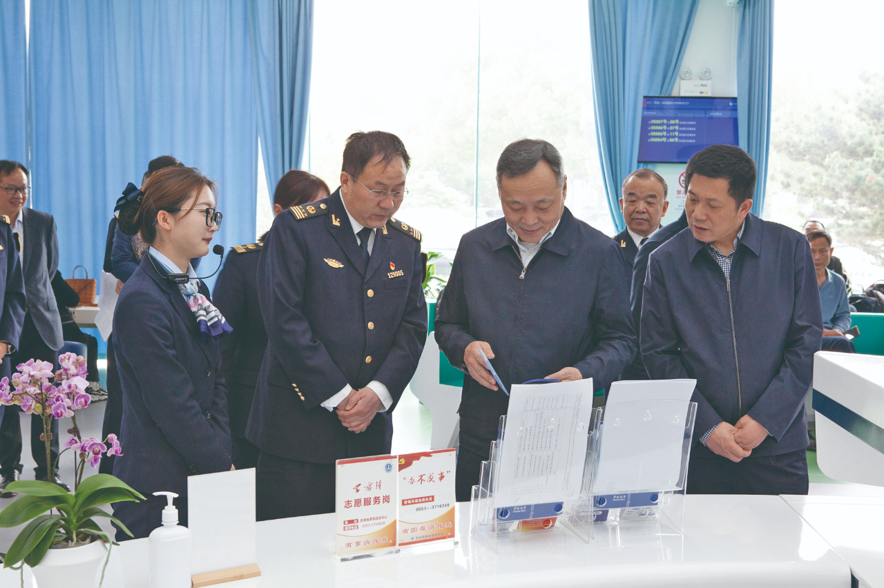 党建引领风帆劲凝心聚力谱新篇长江海事局党建与业务工作深度融合发展侧记(图1)