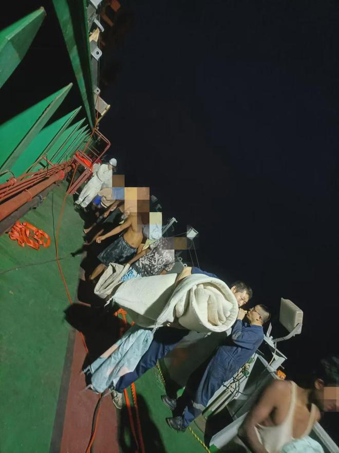 致敬！这两轮获海上搜救及时奖励(图4)