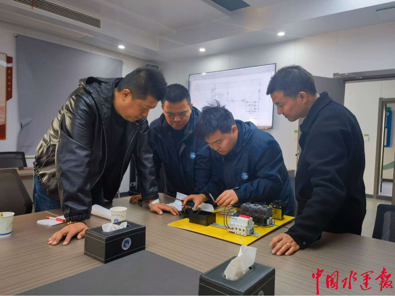 学无止境技动人心长江南京航道局成功举办2024年（四季度）船机船电业务培训(图2)