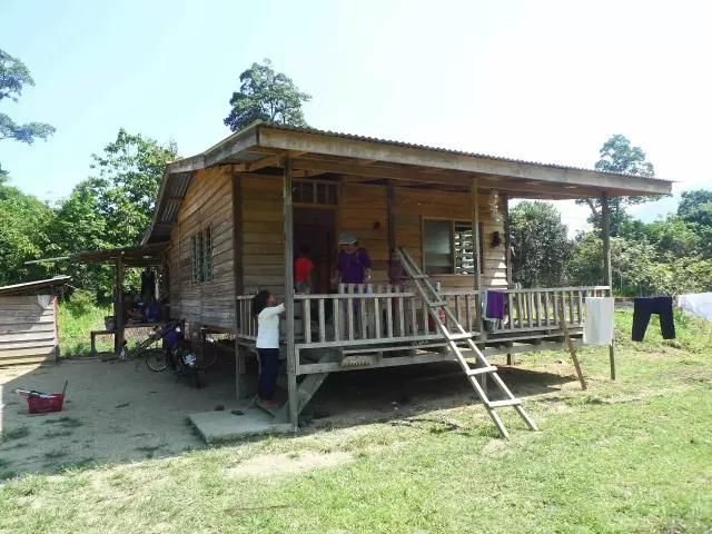 快来看！全球最大的“水上浮动图书展馆”船！(图12)