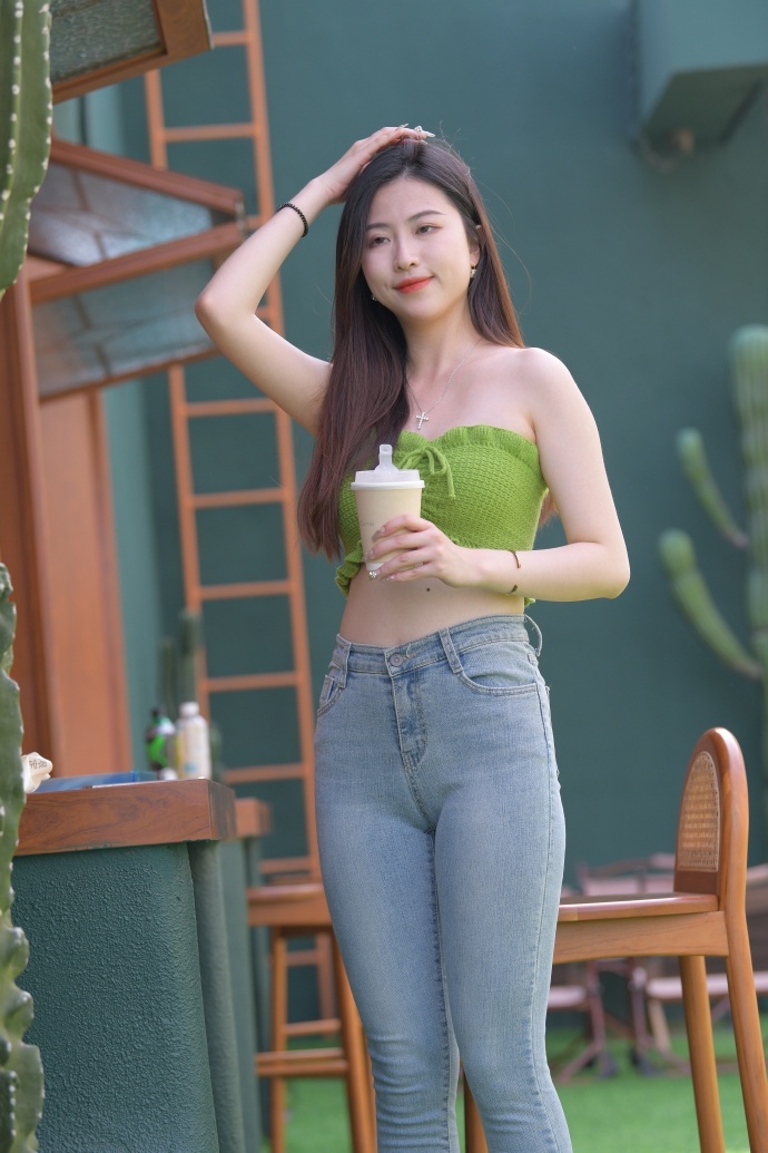 二次元白色jk配纯白水手袜怎么画_二次元白色jk配纯白水手袜怎么画app官方下载V(图1)