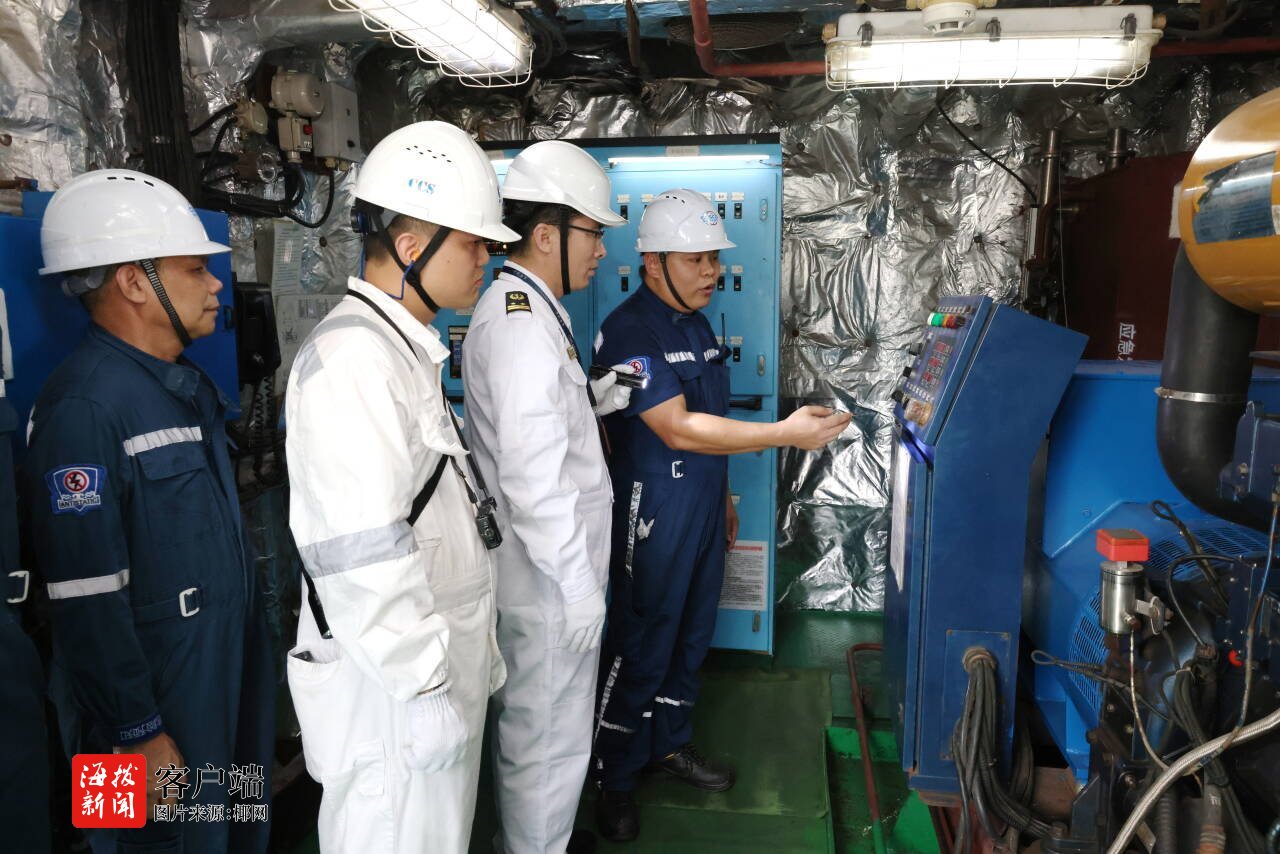 琼粤桂海事部门完成“五一”节前琼州海峡客滚船专项安检行动(图2)