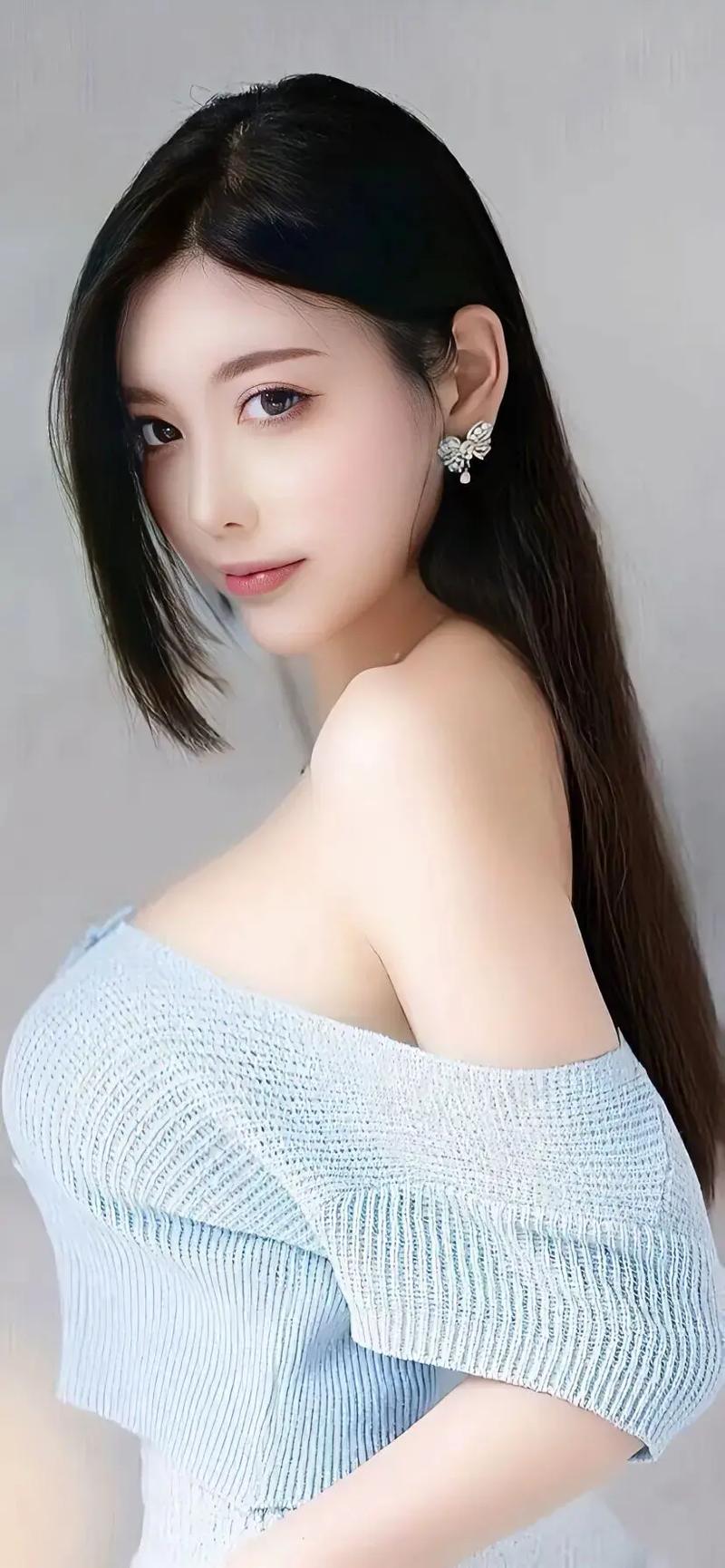 穿白色jk配乳白水手袜大长腿(图1)