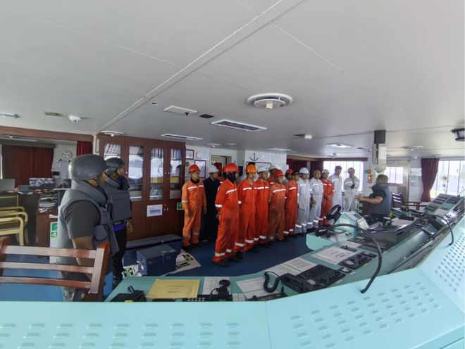 惊险！防疑似海盗事件实纪为中国海员点赞(图1)