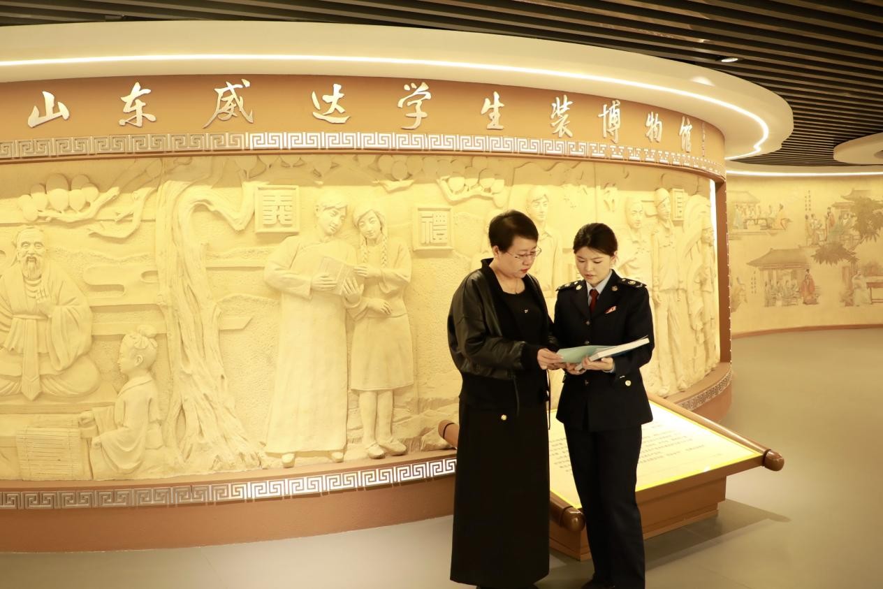 青島：“春風稅語”打開博物館裡的“校服記憶”(图1)