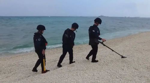 Kaiyun：又打起来了？中菲在铁线礁再次爆发冲突！中国海警登礁使用扫雷器清理垃圾(图4)