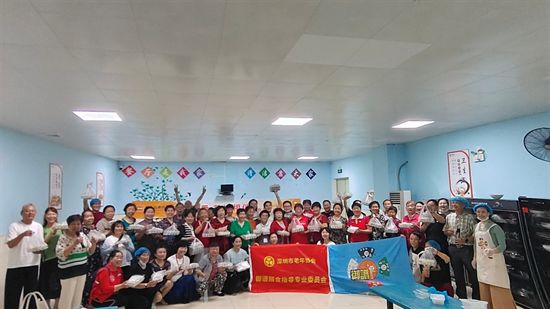 Kaiyun：“感恩母亲节·民以食为安”社区联动包御谱馄饨亲子活动(图1)