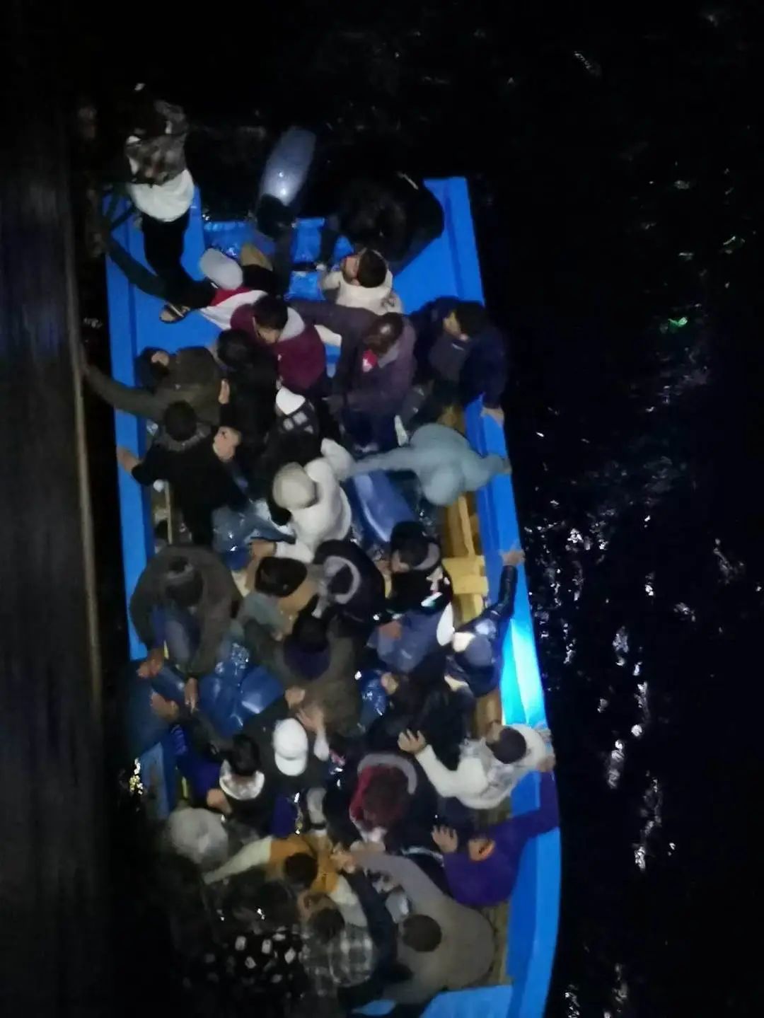 菲律宾政府禁止配有菲律宾海员的船舶过战区(图1)