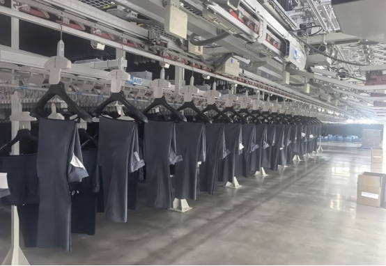 宝鸟服饰蝉联2025中国职业装领军品牌等多项荣誉再证行业标杆地位(图1)