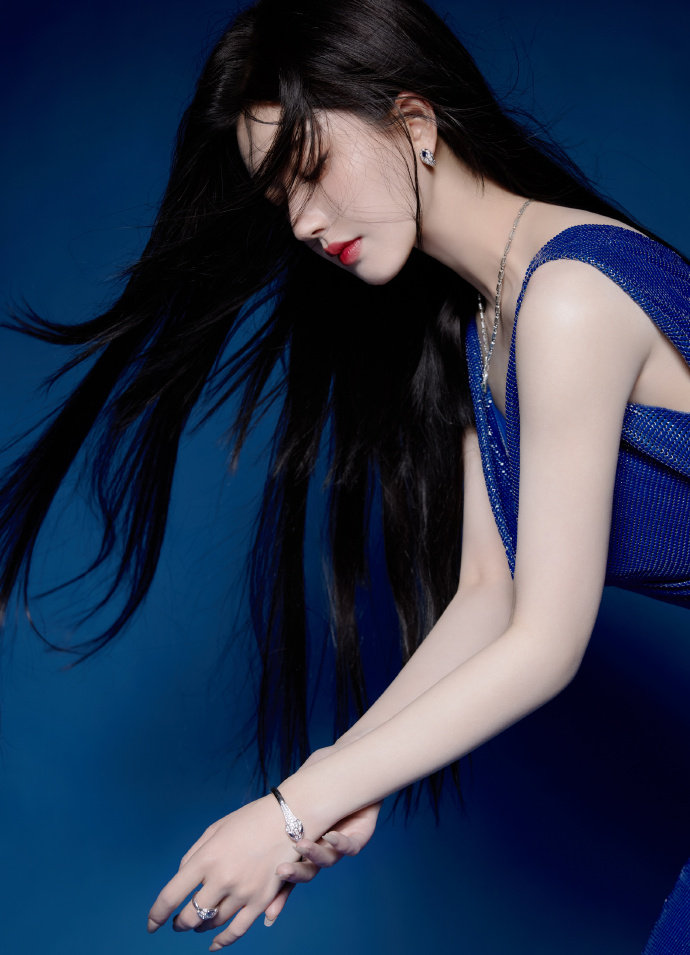 何炅的女儿多大了V9(图1)