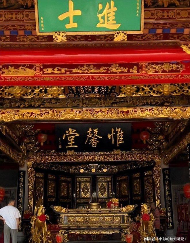 Kaiyun：10亿违建豪宅被推平屋主身份曝光官媒称完全合理！(图2)