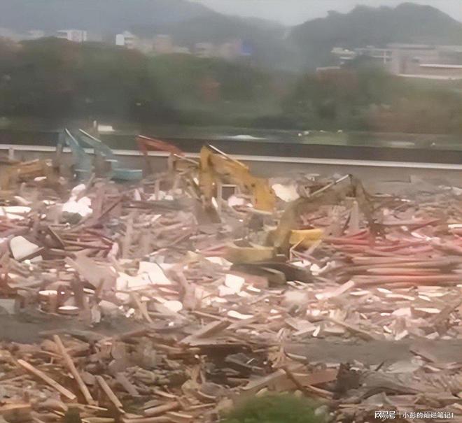Kaiyun：10亿违建豪宅被推平屋主身份曝光官媒称完全合理！(图9)