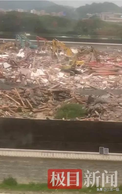 违建豪宅“英之园”已连夜拆除数十台挖机正在作业官方回应(图8)