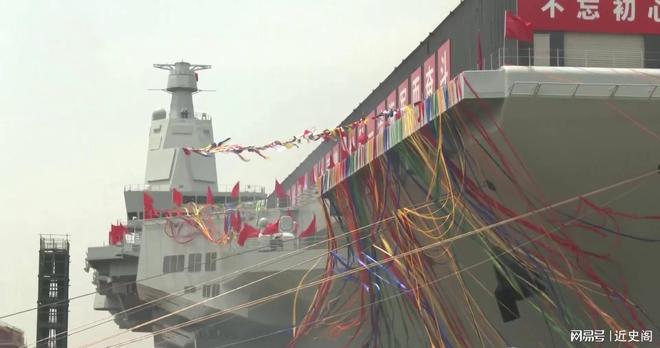 Kaiyun：浓烟笼罩冲绳！美军巨舰12小时生死劫美日灭火声明为何“打架”(图4)