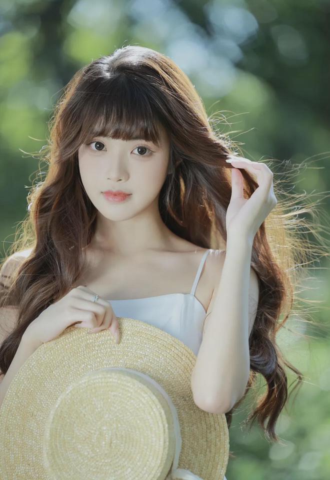 Kaiyun：闺蜜和老公在厨房炒菜(图1)