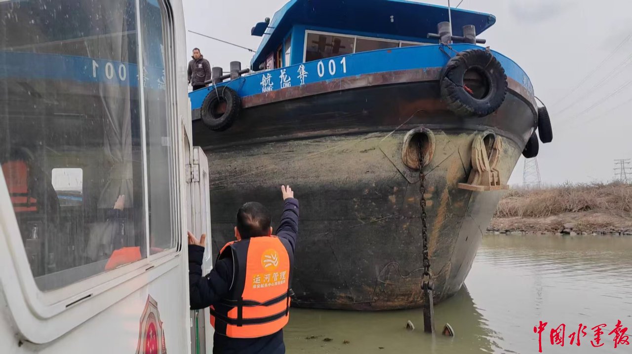 青岛进入开渔期 多部门开展海上联合执法护渔护航(图1)