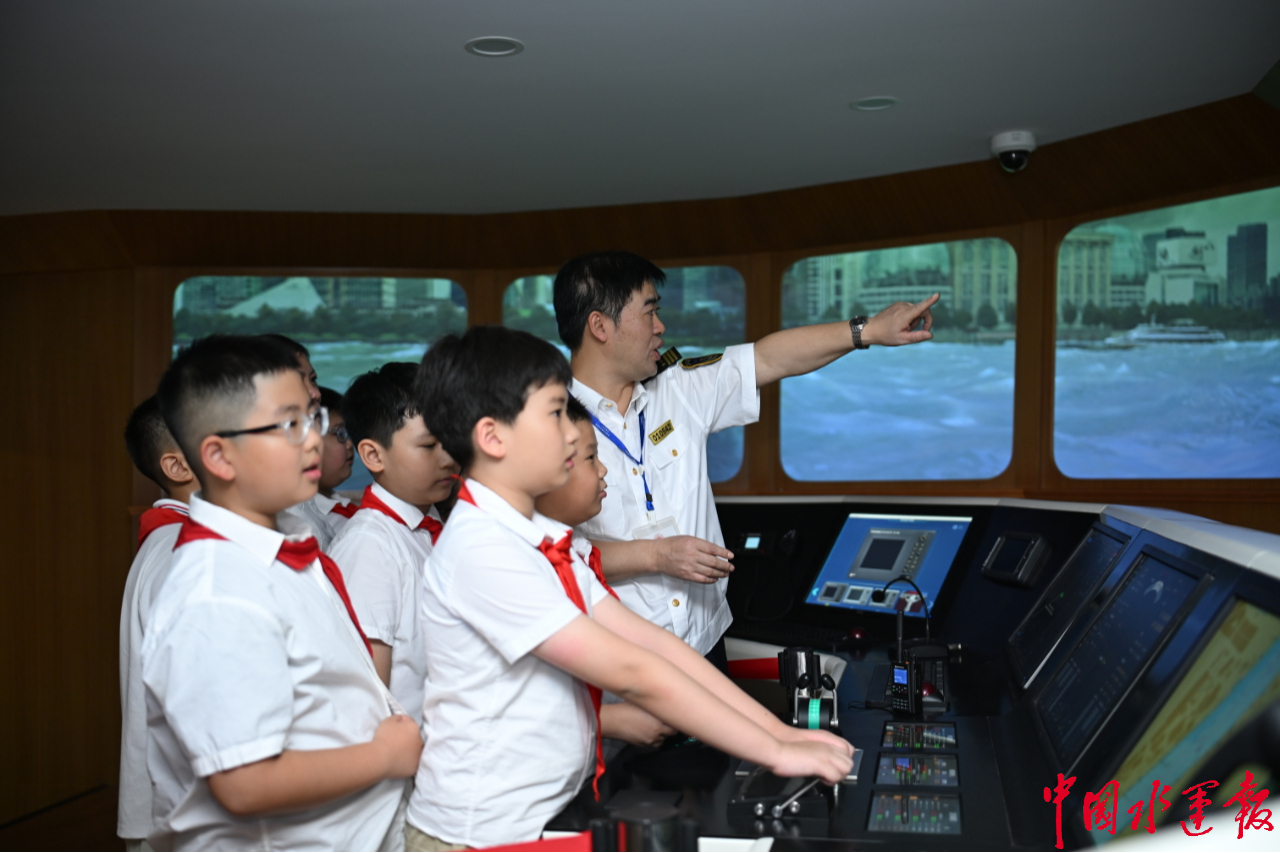 开学第一课走进上海船员评估示范中心(图2)