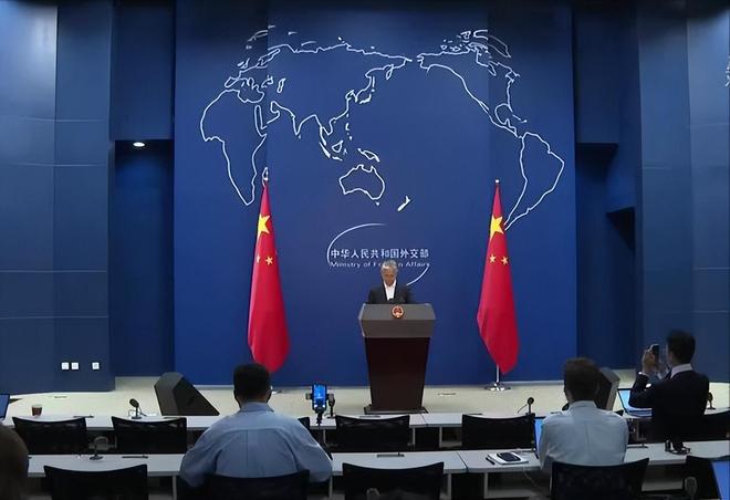 特朗普等了2天中方回应8个字五角大楼下禁令不许聘用中国人(图9)