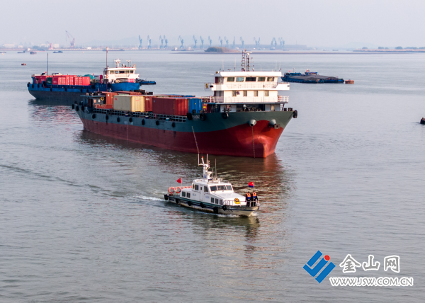 长航镇江公安：以新型警务机制守护一江碧水安澜 书写服务保障“平安答卷”(图2)