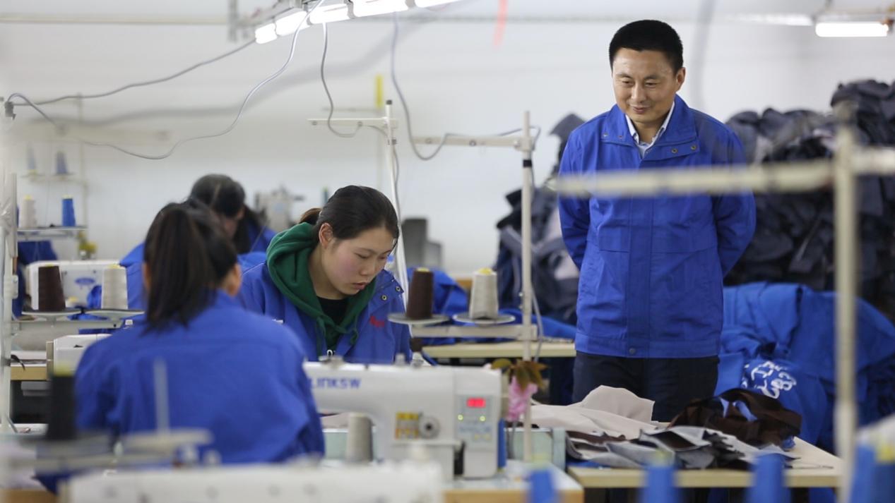 Kaiyun：王洪：以“韧”为针以“创”为线织就鹰诺工作服装定制服装的匠心华章(图2)