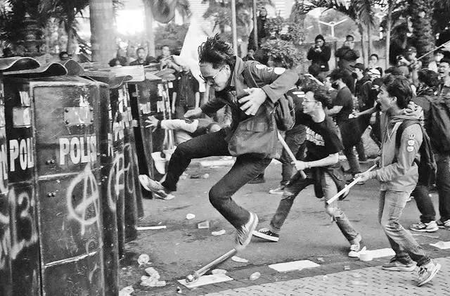 Kaiyun：印尼爆发大规模抗议 当地华人：多位政要住宅被洗劫(图1)