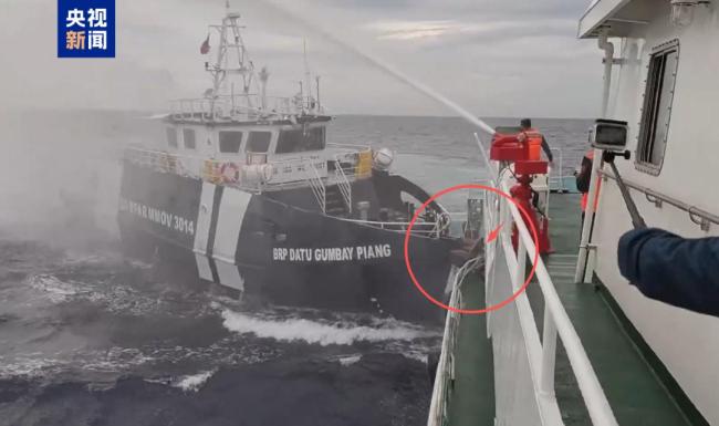 Kaiyun：菲船员向中国海警举白旗 非法侵闯黄岩岛领海(图2)