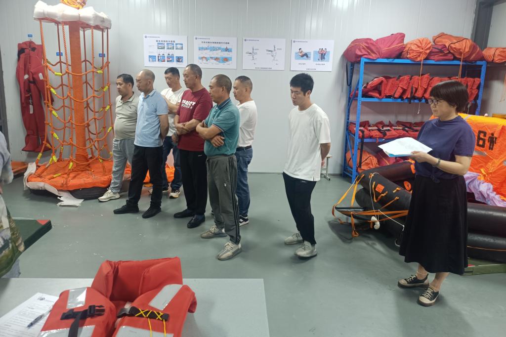 普通海员培训的费用要多少？是不是自己考进培训学校便宜些？具体要考哪几门科目？(图1)