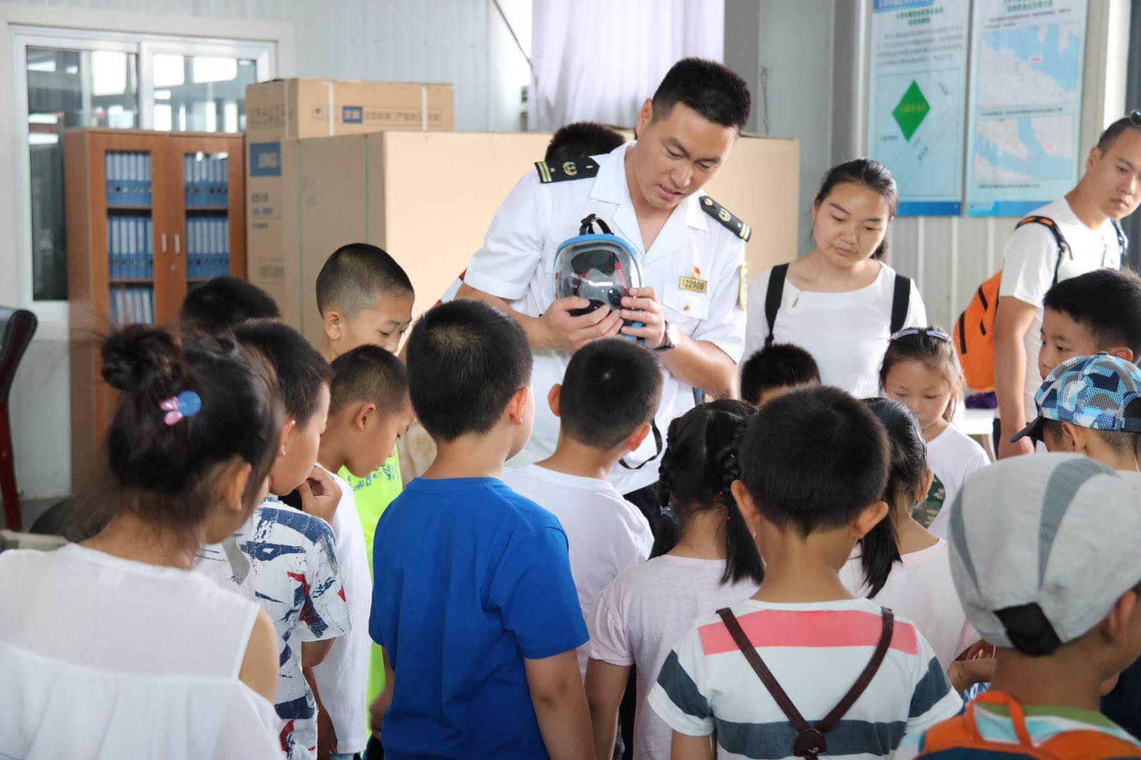 Kaiyun：全国先进工作者、天津东疆海事局海上海巡执法大队队长芮岐松：智巡铸匠心 船承向未来(图5)