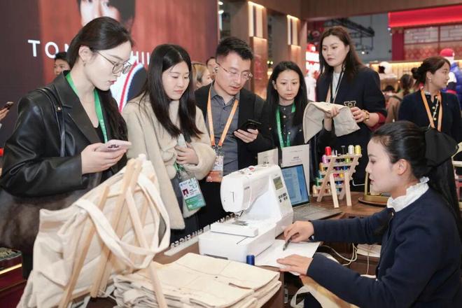 全球首发、复古赛车、刺绣工坊……长宁这个品牌进博会首秀很顶！(图4)