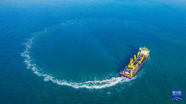 我国自主研发超大型耙吸挖泥船“通浚”轮海试成功(图2)