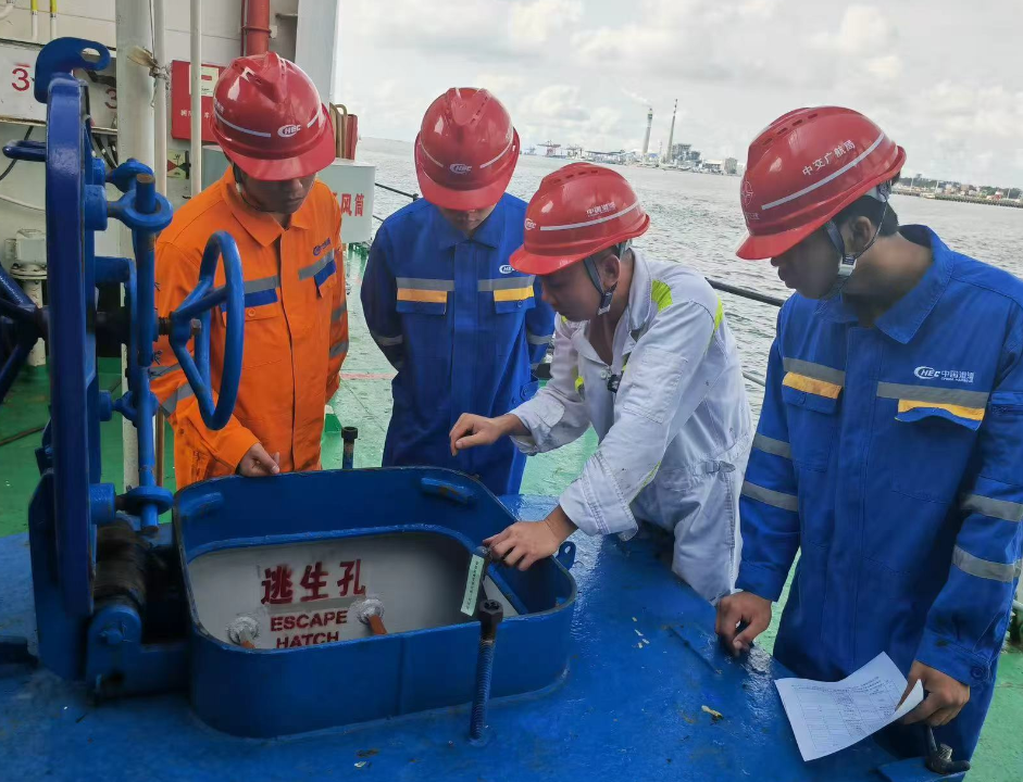 小平台育大国工匠窄天地宽万里海疆(图1)