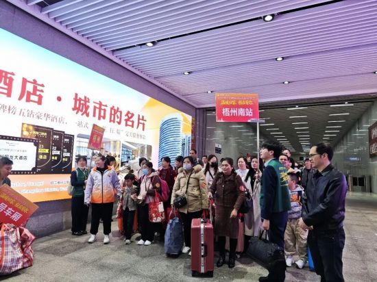 广西梧州：2026年春节工会“暖流行动”成效显著(图3)