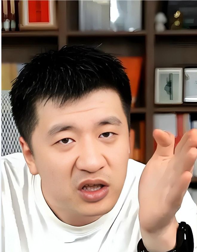 Kaiyun：张雪峰离世！北京苏州房产不在名下1400名员工等安抚好友停工(图2)