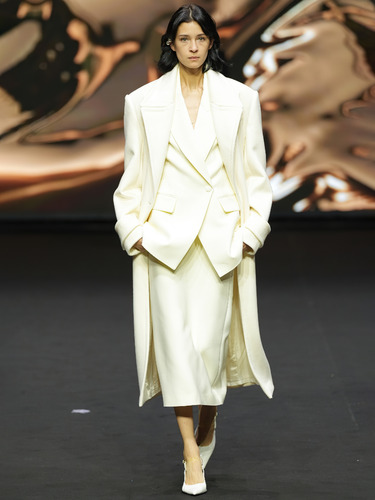 上海市消保委揭秘“二次元衣橱”：女生更爱、半数受访者把二次元服装“焊”在身上(图1)