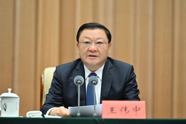 中国（内蒙古）自由贸易试验区揭牌仪式暨建设动员大会举行(图1)