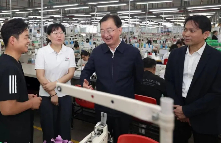 Kaiyun：云南省委书记：农民增收始终是第一位的任务_新华网(图1)